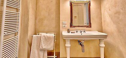 Palazzo Mantua Benavides Suites and Apartments