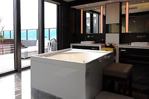 Hilton Ningbo Dongqian Lake