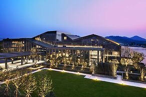 Hilton Ningbo Dongqian Lake