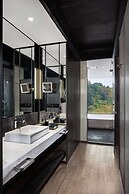 Hilton Ningbo Dongqian Lake