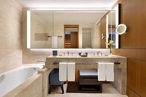 Kerry Hotel Hong Kong by Shangri-la