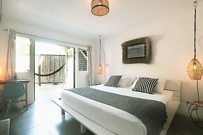 La Negra Surf Hotel & Soda