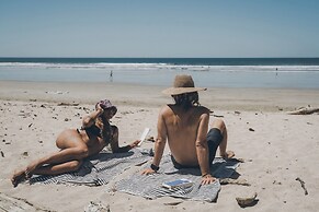 La Negra Surf Hotel & Soda