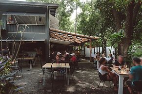 La Negra Surf Hotel & Soda