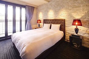 Secret House Makishi