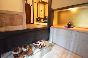 Rinn Shijo Takasegawa