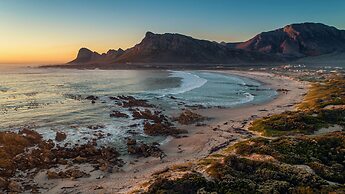 Pringle Bay Villa by Raw Africa Collection