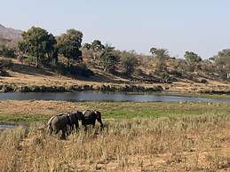 Kambaku River Lodge