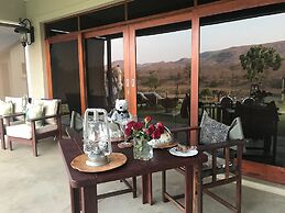 Kambaku River Lodge