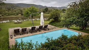 Kambaku River Lodge