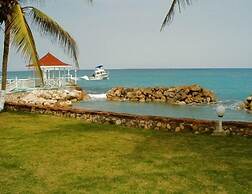 Ocho Rios Beach Resort at ChrisAnn