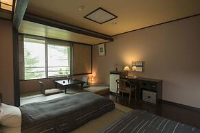 Hotel Lucent Takamiya