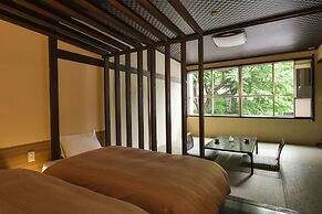 Hotel Lucent Takamiya