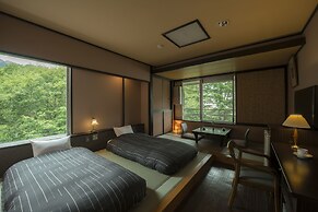 Hotel Lucent Takamiya