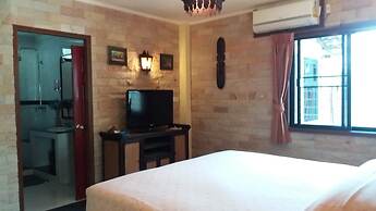 Baan Laksee Pool Villa