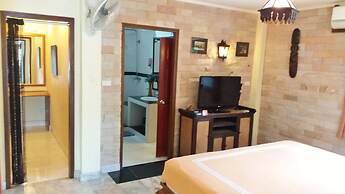 Baan Laksee Pool Villa