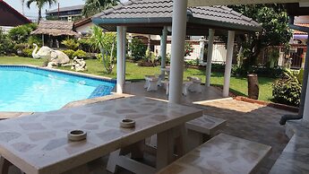 Baan Laksee Pool Villa