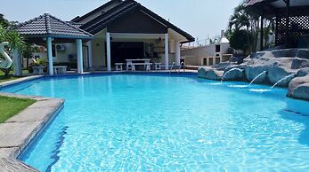 Baan Laksee Pool Villa