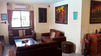 Baan Laksee Pool Villa