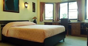 Baan Laksee Pool Villa