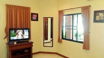 Baan Laksee Pool Villa