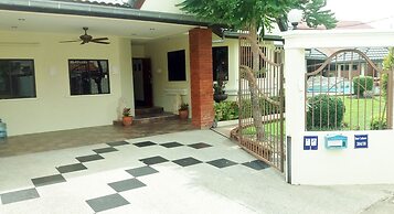 Baan Laksee Pool Villa