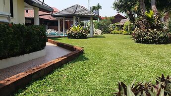 Baan Laksee Pool Villa