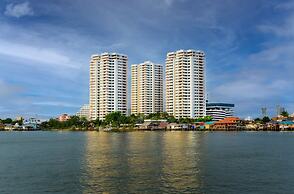 Riverine Place Hotel and Residence