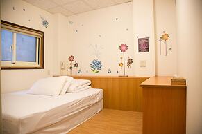 Fenchihu Street Hotel