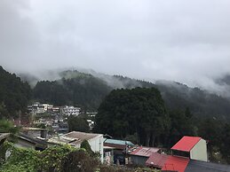 Fenchihu Street Hotel