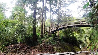 Fenchihu Street Hotel