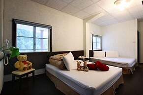 Fenchihu Street Hotel