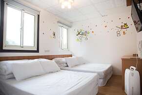 Fenchihu Street Hotel