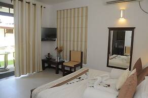 White Villa Resort Aungalla