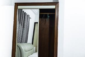 Hill View Hotel West Airport