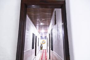 Hill View Hotel West Airport