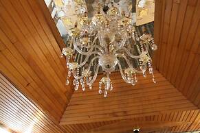 Hill View Hotel West Airport