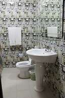 Hill View Hotel West Airport