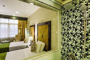 Johns Pardede International Hotel