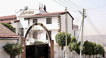 Hill View Hotel McCarthy Hills