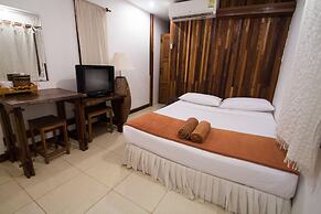 Tropical Garden Bungalow