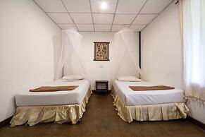 Tropical Garden Bungalow