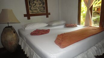 Tropical Garden Bungalow