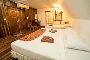 Tropical Garden Bungalow