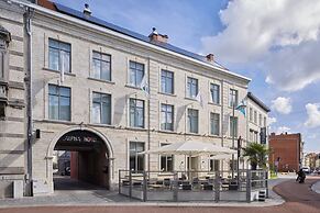 Alpha Hotel
