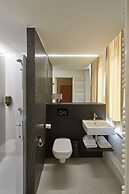 Alpha Hotel