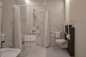 Alpha Hotel