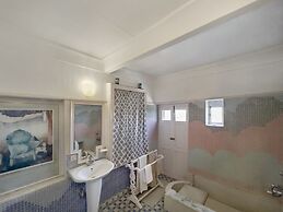 Neemrana Fort-Palace