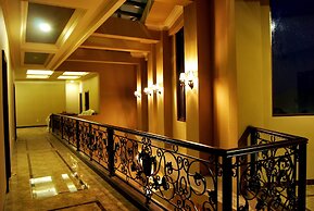 Apple Green Hotel