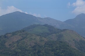 The Munnar Queen